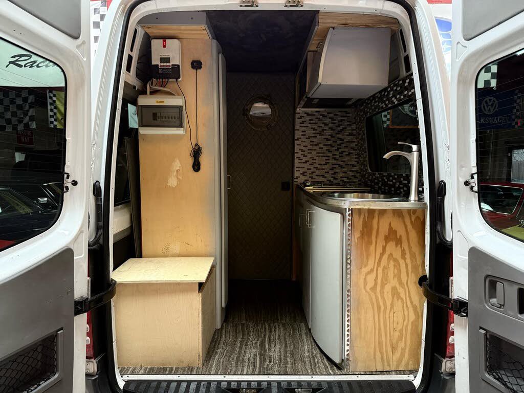 Used 2015 Freightliner Sprinter 2500 RWD image 32