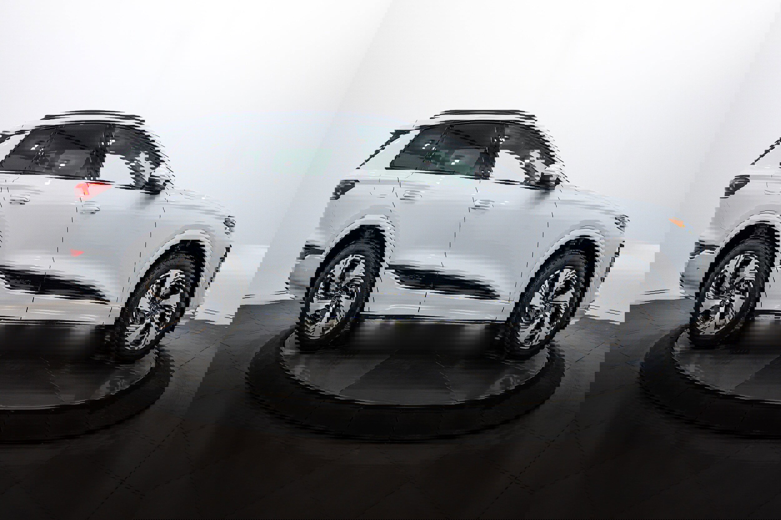 Certified 2025 Audi Q6 e-tron Premium Plus w/ Premium Plus image 3