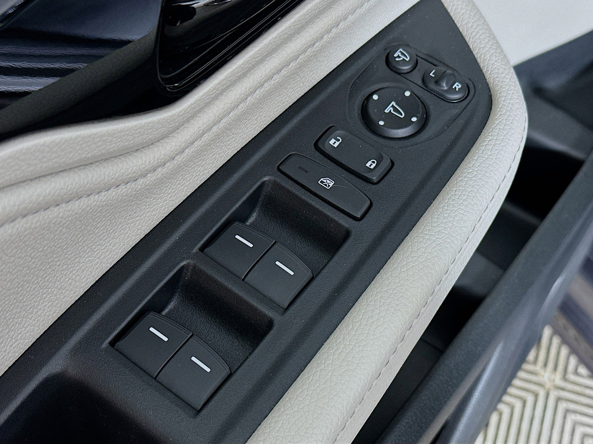 Certified 2025 Honda Odyssey Elite image 17