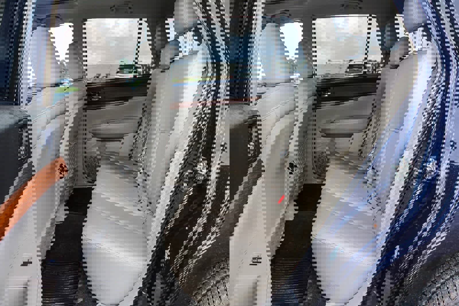 Used 2014 Subaru Outback 3.6R Limited image 18