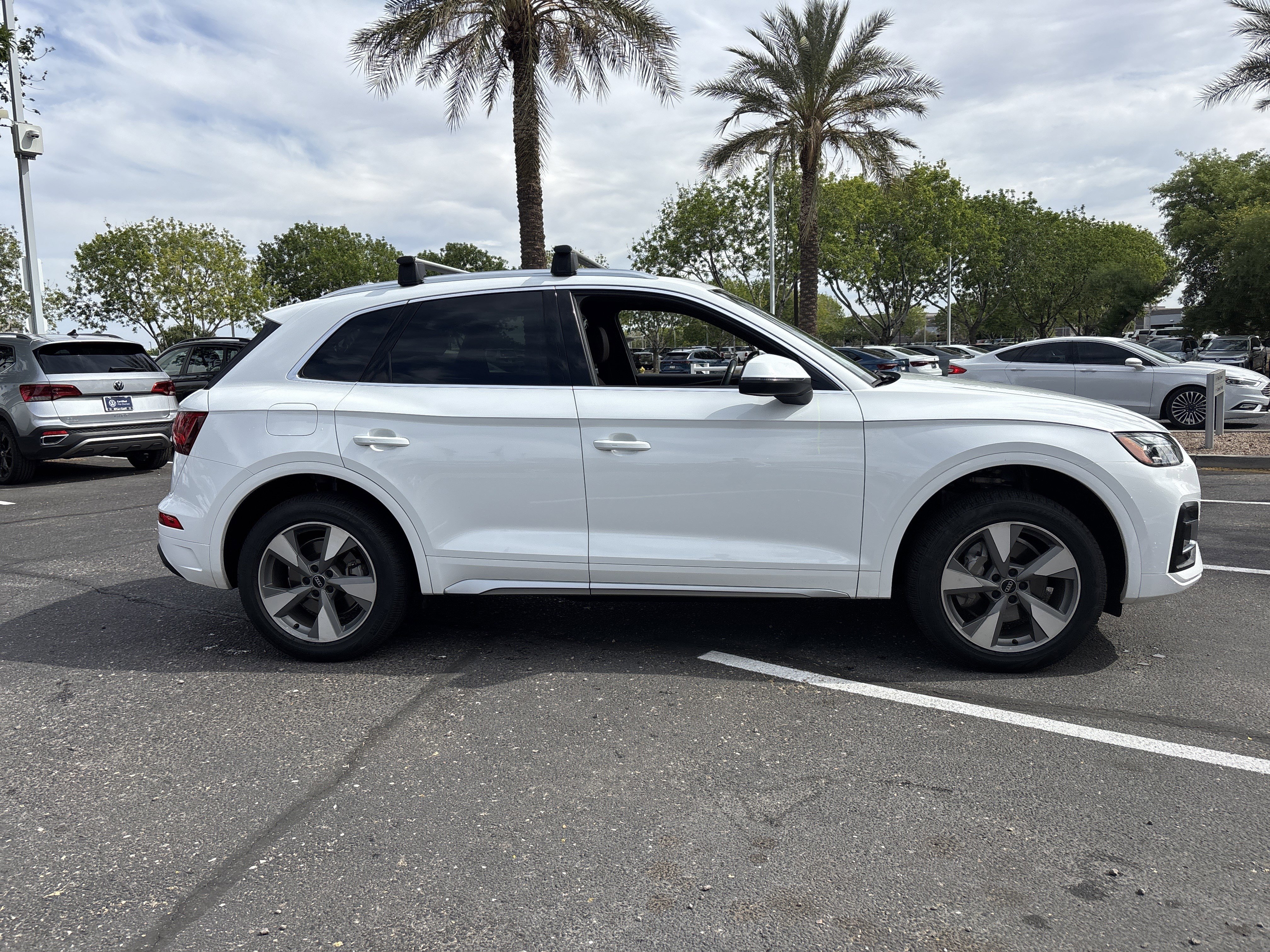 Used 2023 Audi Q5 2.0T Premium w/ Convenience Package AWD/4WD image 5