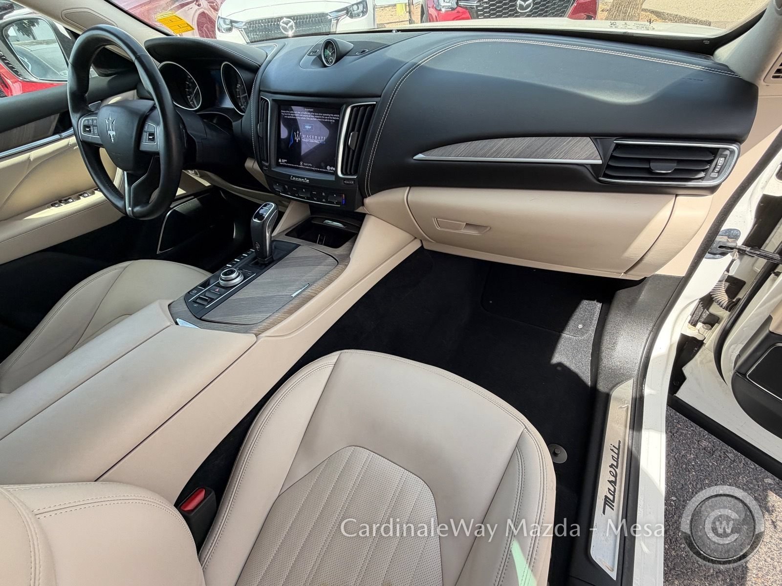 Used 2019 Maserati Levante GranLusso AWD/4WD image 11
