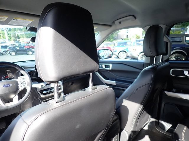 Used 2023 Ford Explorer XLT w/ Equipment Group 202A AWD/4WD image 18