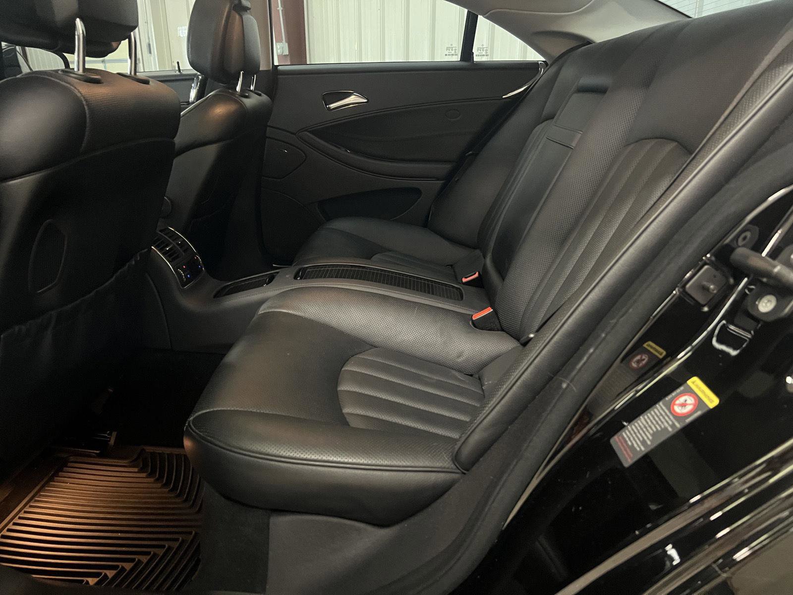 Used 2011 Mercedes-Benz CLS 550 image 32