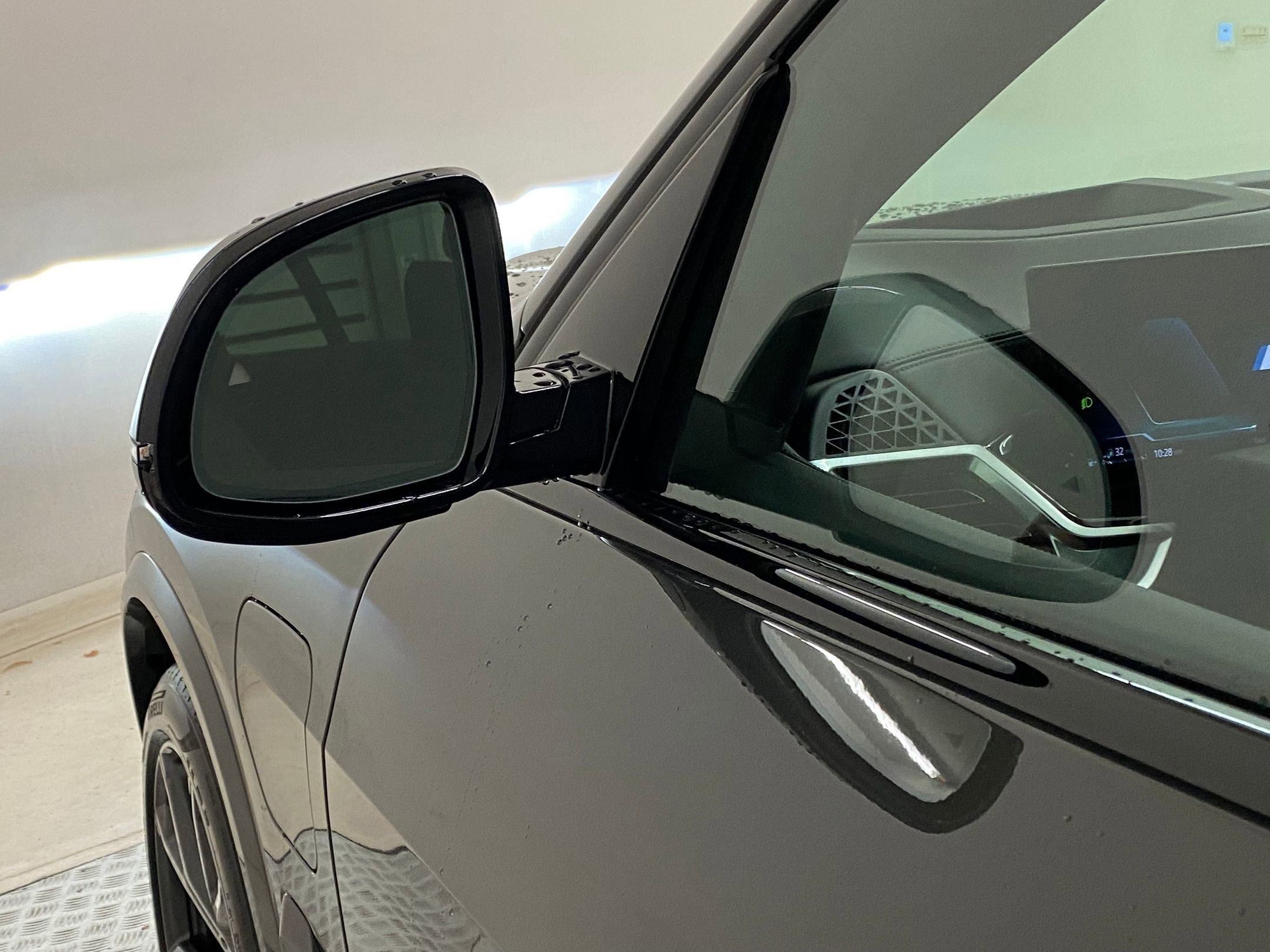 Used 2026 BMW X5 xDrive50e w/ M Sport Package image 22