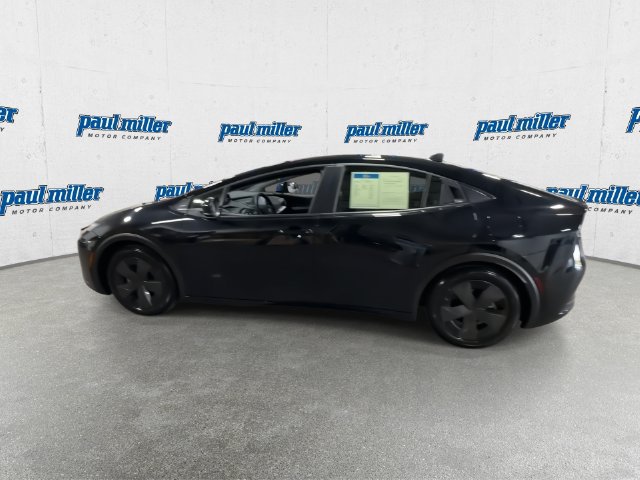 Used 2025 Toyota Prius LE FWD image 7