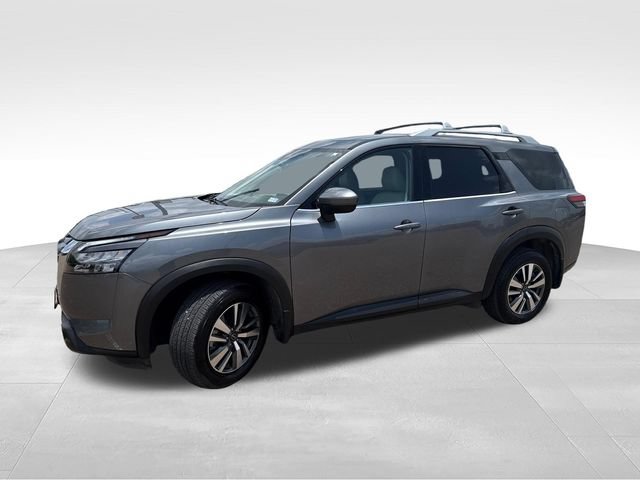 Certified 2025 Nissan Pathfinder SL w/ Cargo Package AWD/4WD image 3