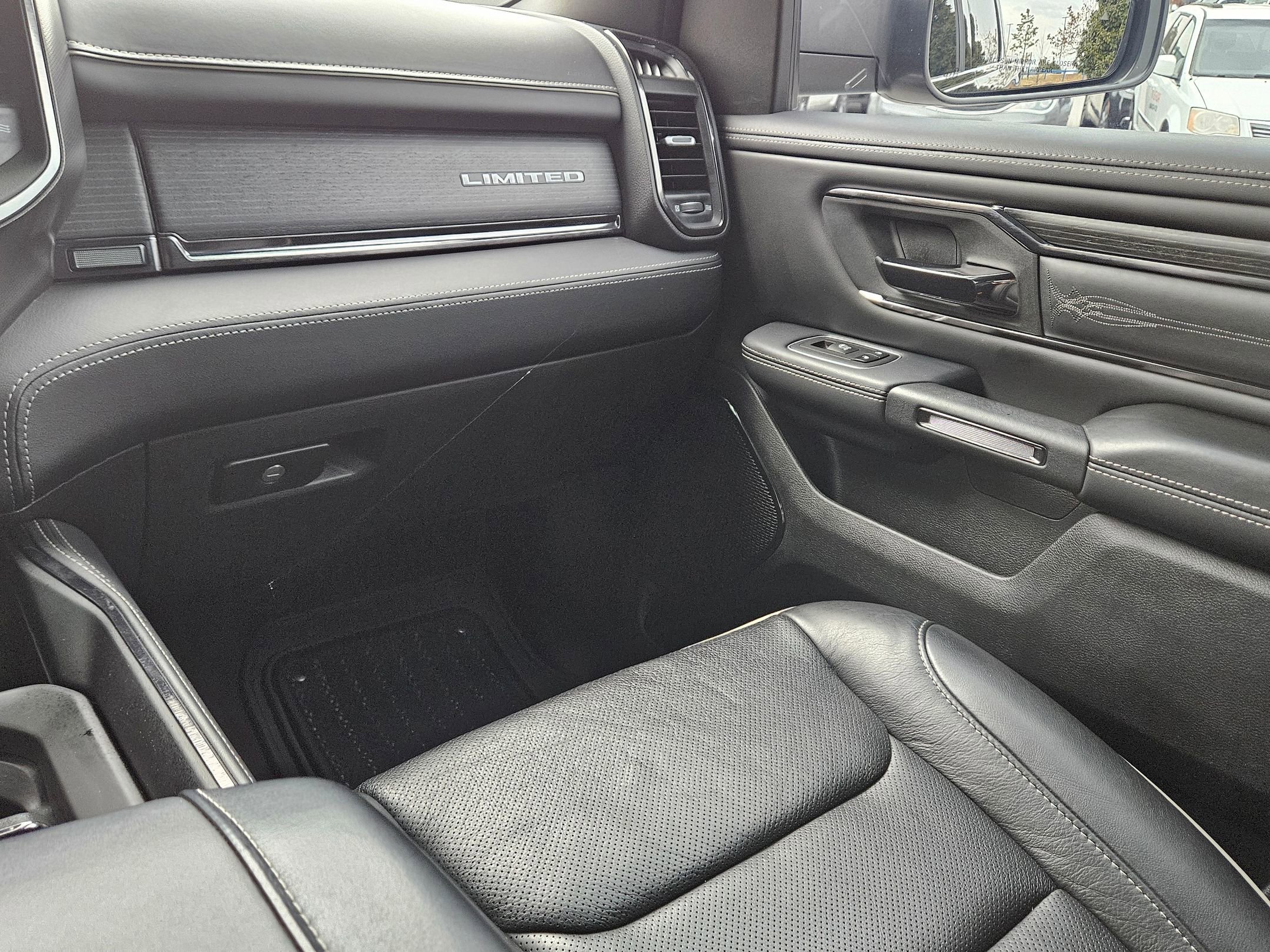 Used 2024 RAM 1500 Limited image 11