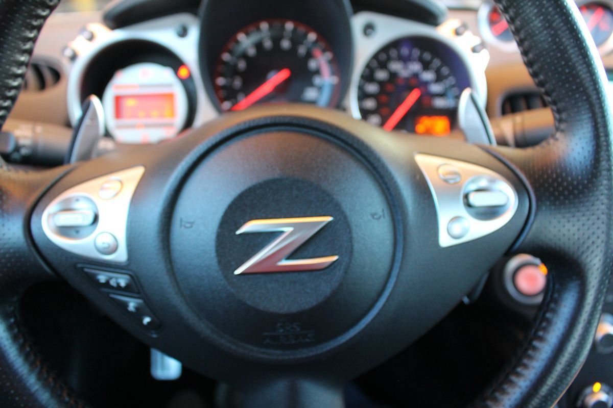 Used 2010 Nissan 370Z Touring w/ Sport Pkg RWD image 13
