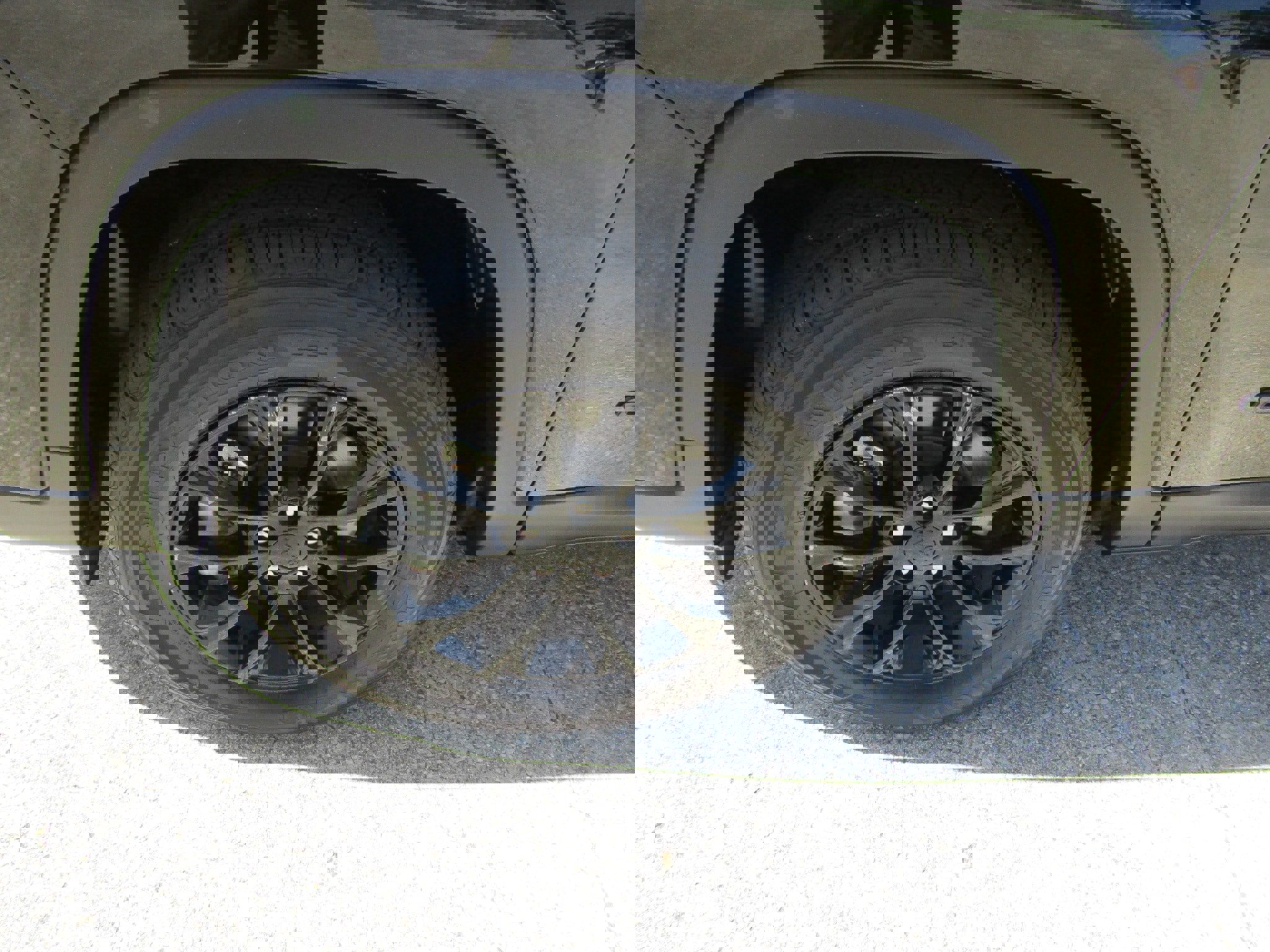 Used 2023 Jeep Cherokee Altitude Lux image 9