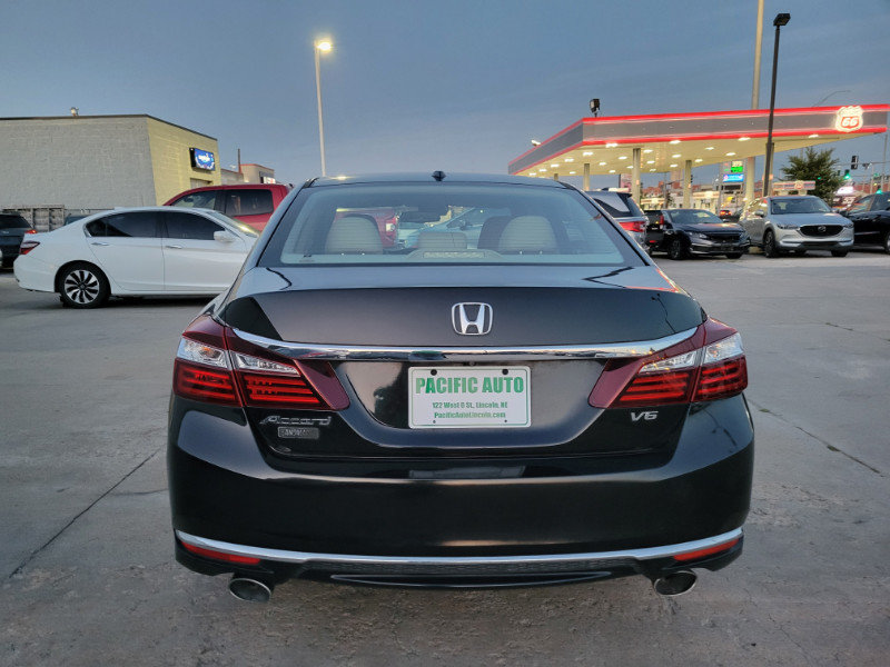 Used 2017 Honda Accord EX-L image 6