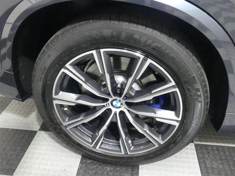 Used 2020 BMW X5 M50i w/ Premium Package image 17