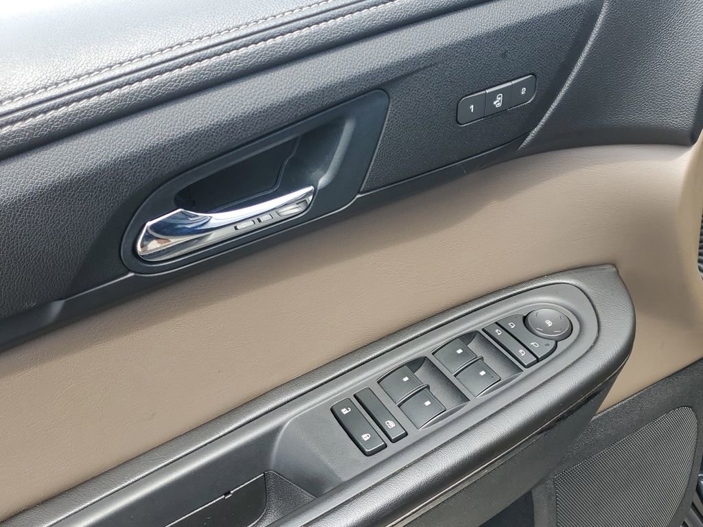 Used 2016 GMC Acadia SLT w/ Open Road Package AWD/4WD image 22