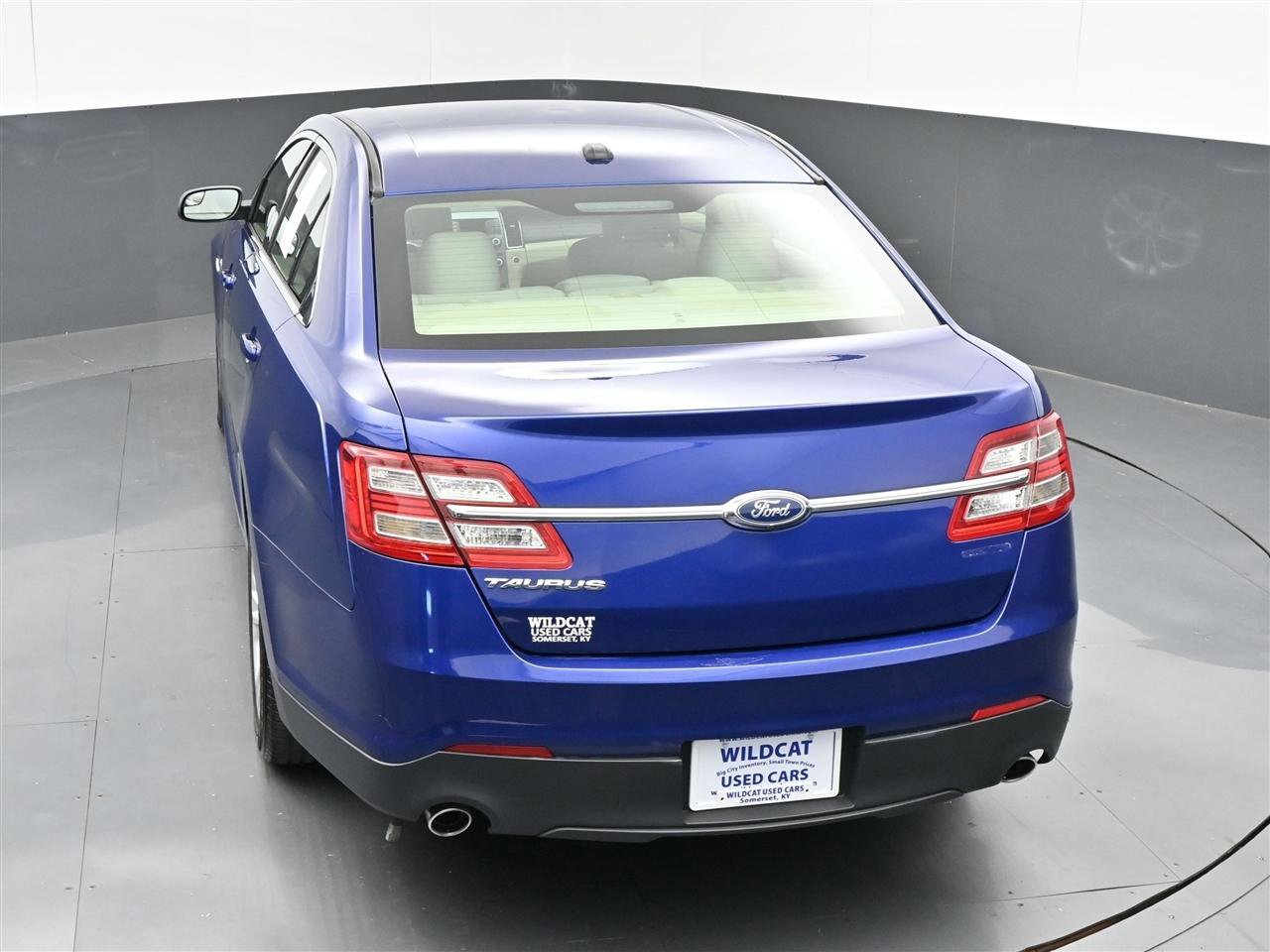 Used 2015 Ford Taurus SE FWD image 26