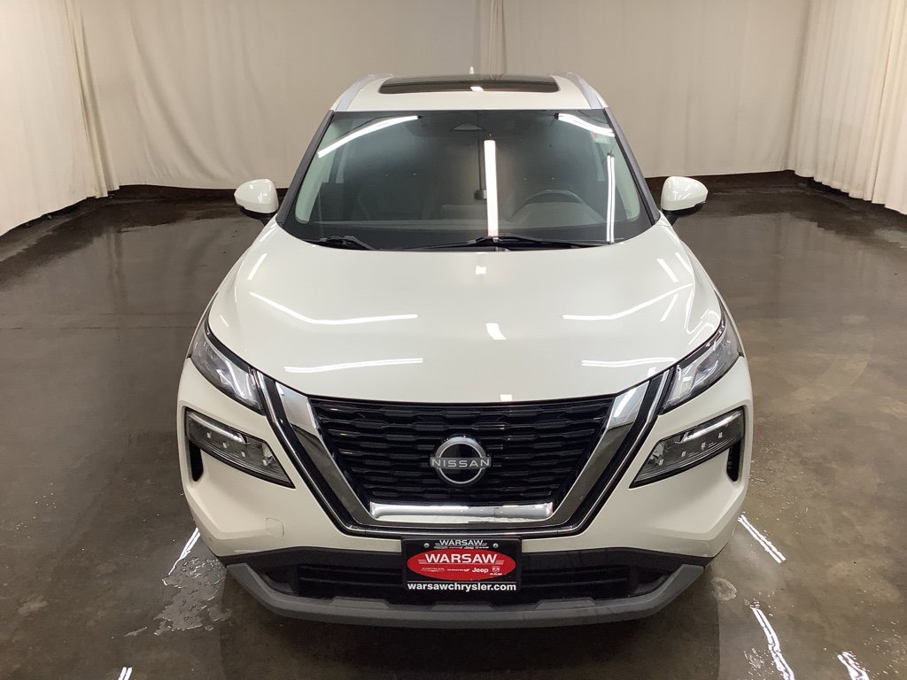 Used 2023 Nissan Rogue SV w/ SV Premium Package image 3