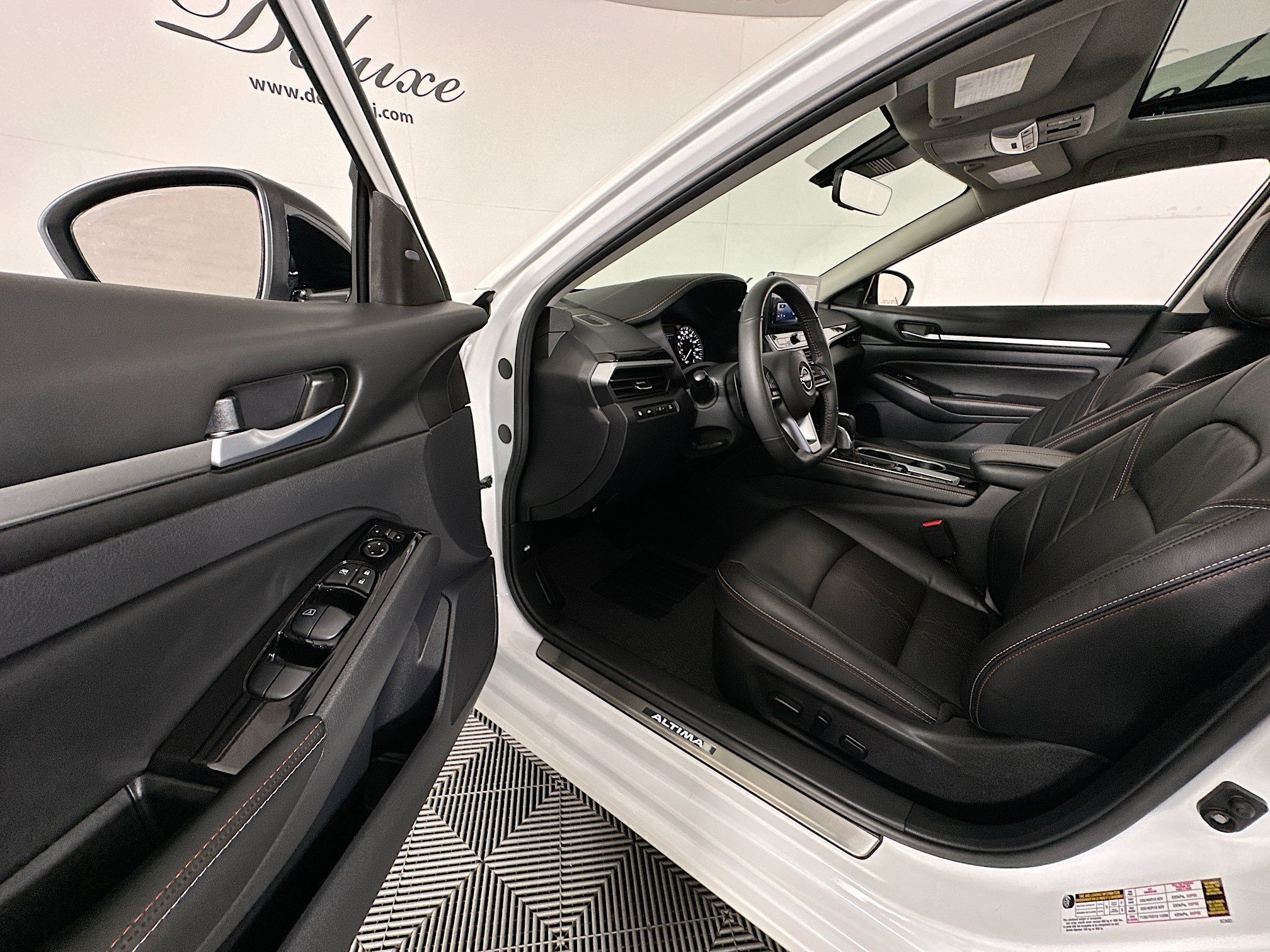 Used 2024 Nissan Altima 2.0 SR image 22