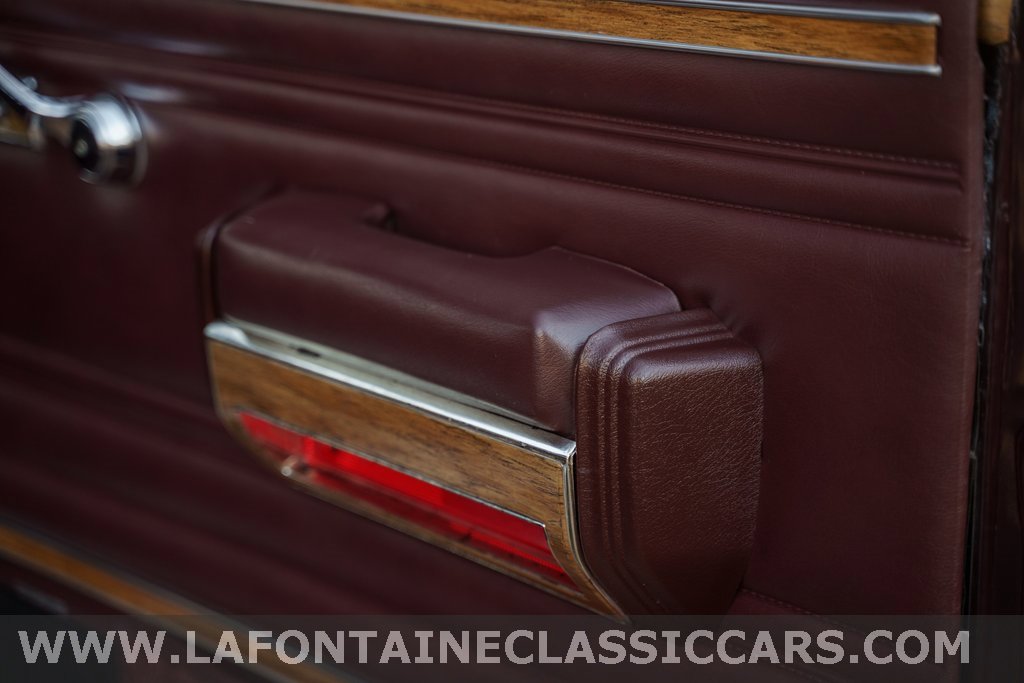 Used 1991 Jeep Grand Wagoneer Base image 97