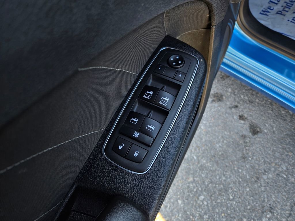 Used 2019 Dodge Charger SXT w/ Blacktop Package image 14