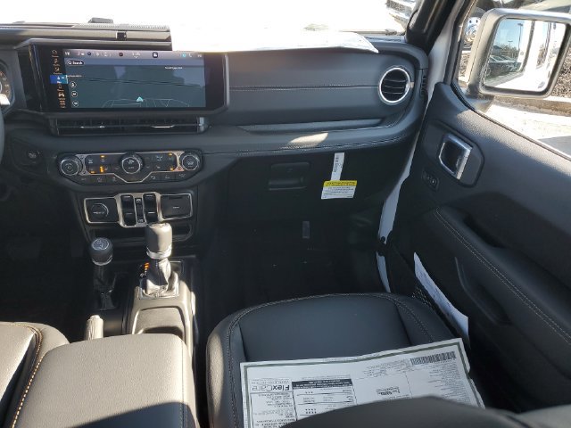 New 2026 Jeep Wrangler Unlimited Sahara AWD/4WD image 17