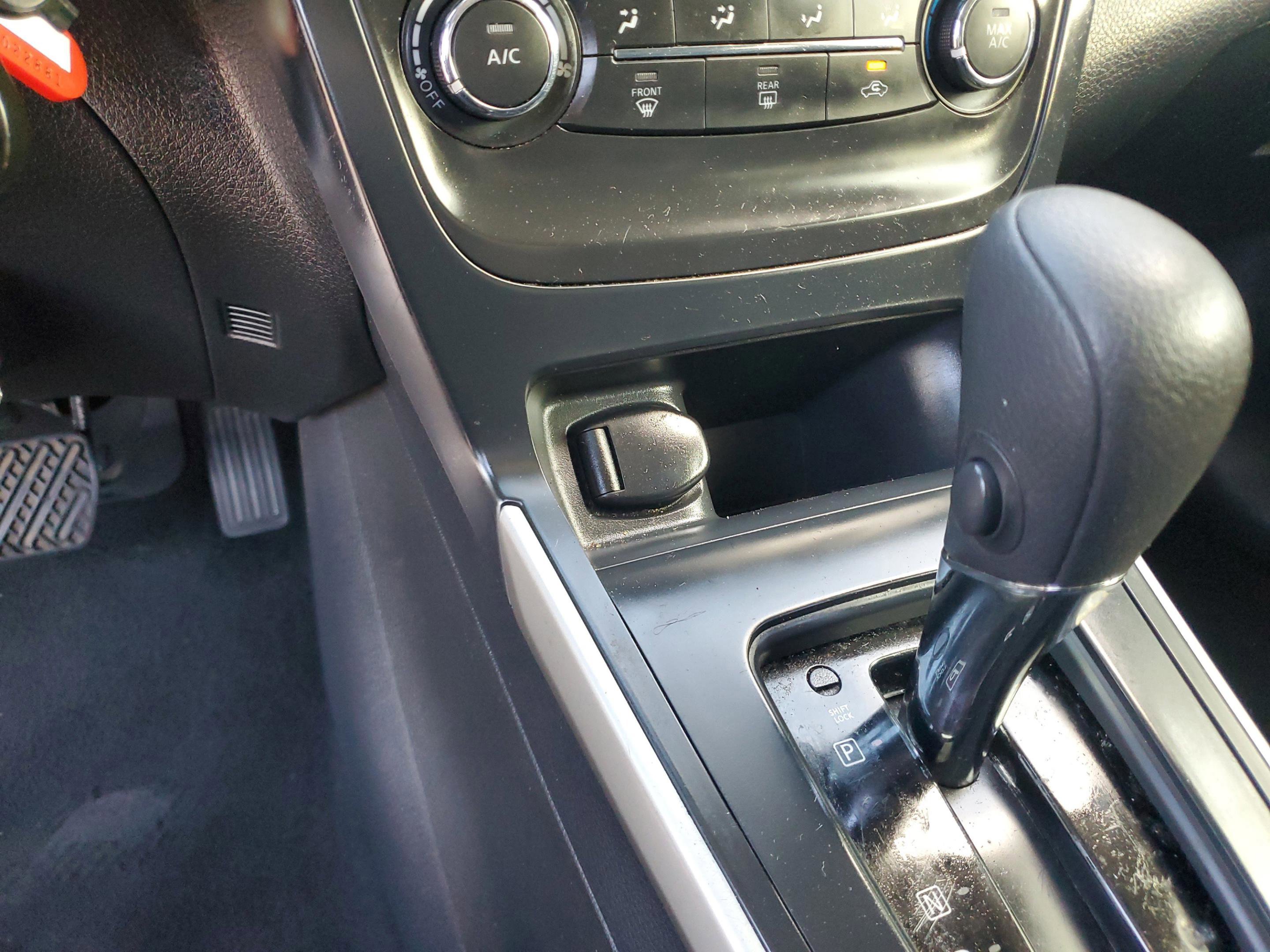 Used 2018 Nissan Sentra S image 20