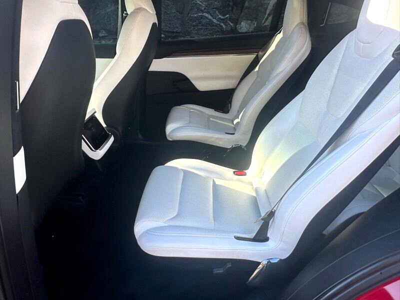 Used 2023 Tesla Model X image 30