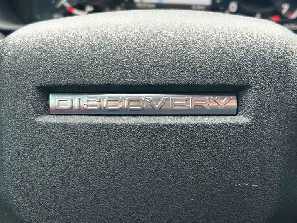 Used 2024 Land Rover Discovery Dynamic SE image 43
