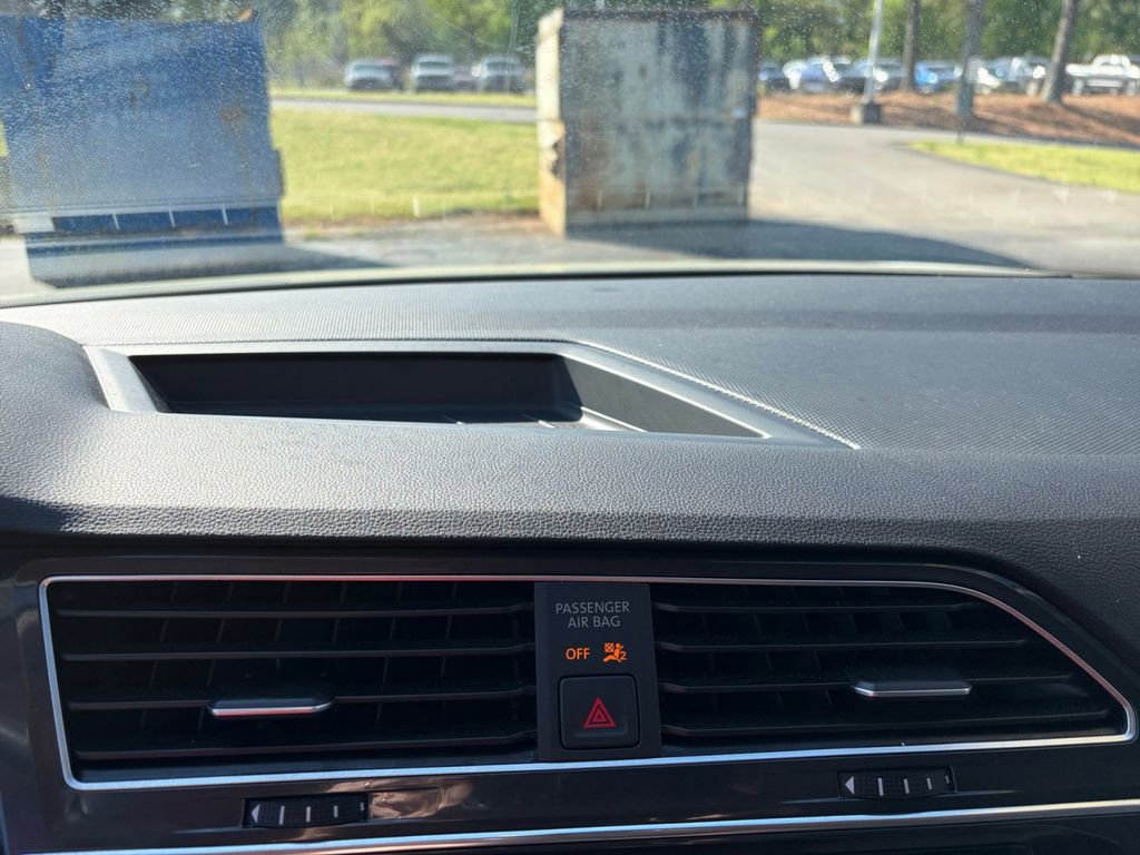 Certified 2023 Volkswagen Tiguan SE w/ Panoramic Sunroof Package image 16