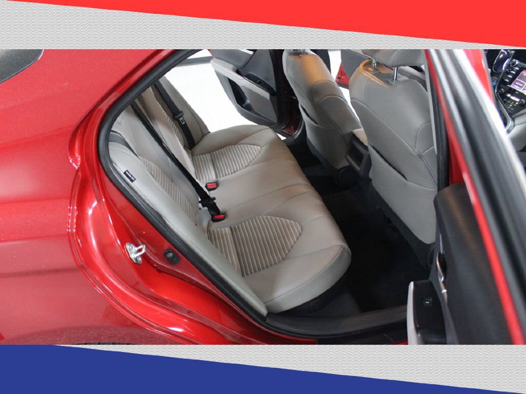 Used 2020 Toyota Camry SE w/ Carpet Mat Package image 26