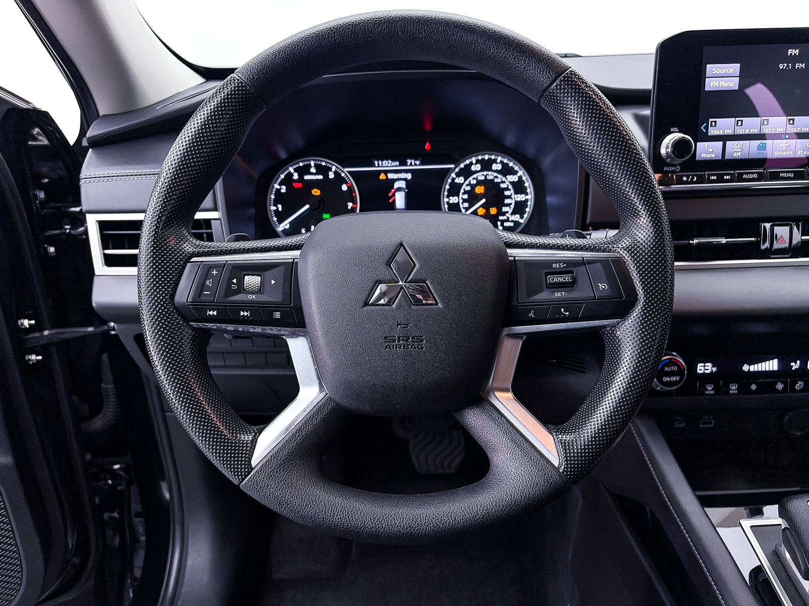 Used 2023 Mitsubishi Outlander ES FWD image 25