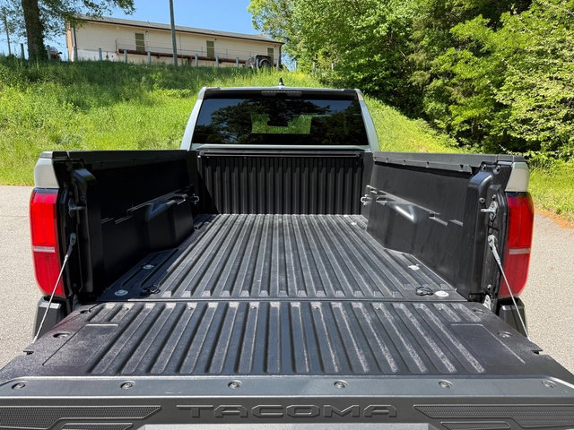 Used 2024 Toyota Tacoma SR image 8