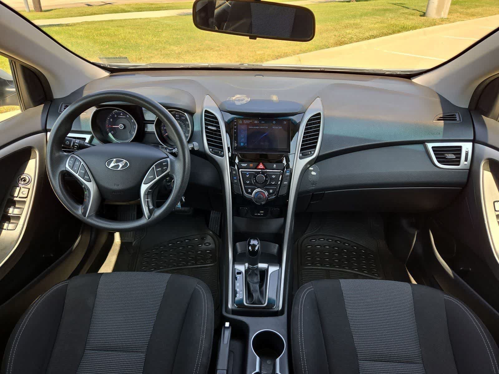 Used 2017 Hyundai Elantra GT FWD image 13