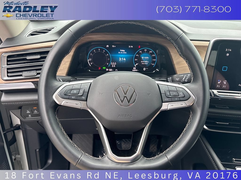 Used 2025 Volkswagen Atlas SE AWD/4WD image 15