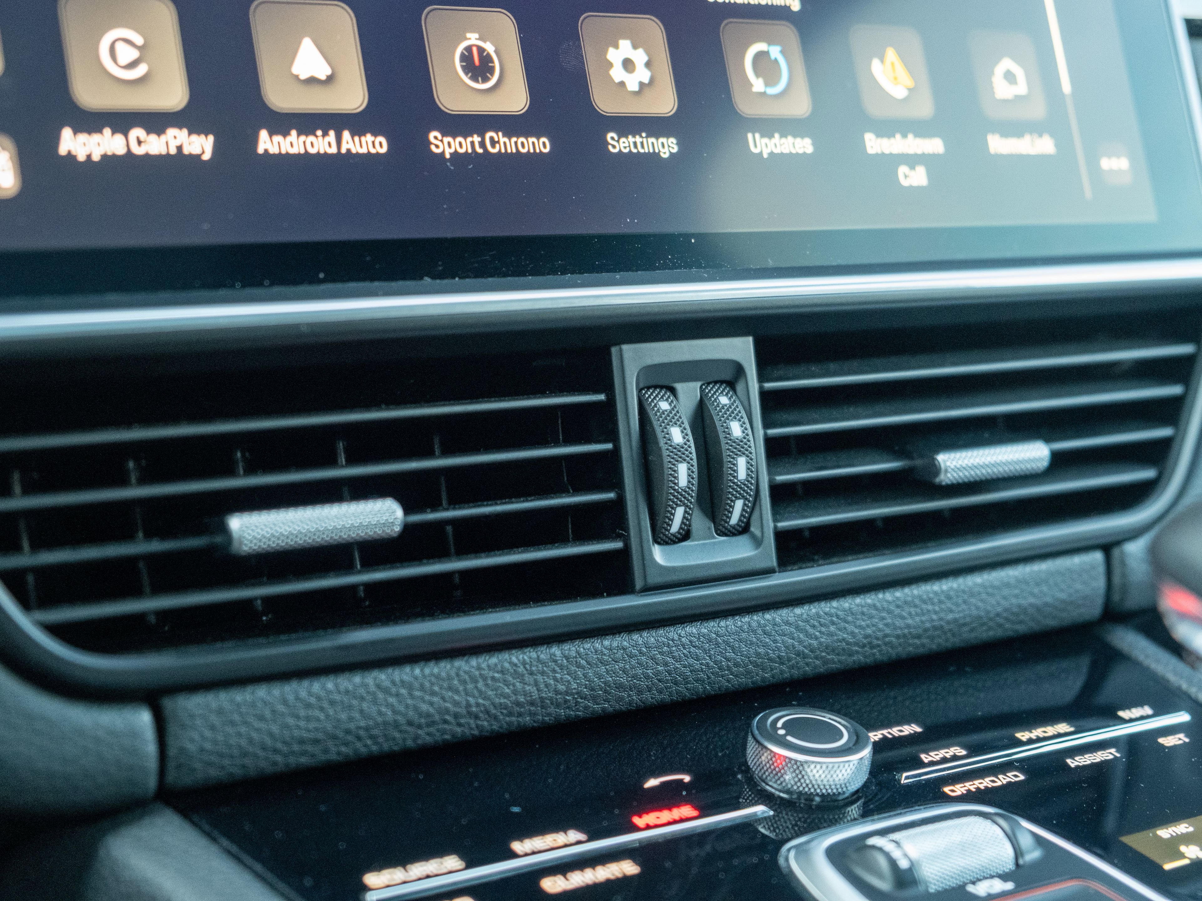 Certified 2023 Porsche Cayenne Coupe image 21