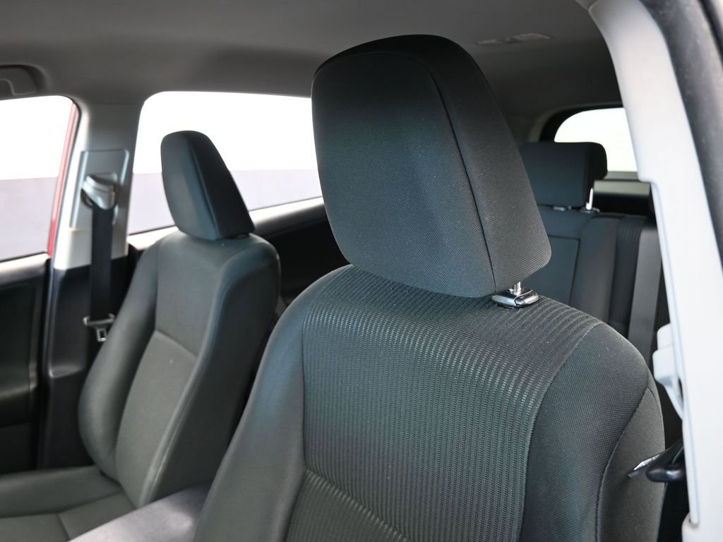 Used 2017 Toyota RAV4 LE image 16