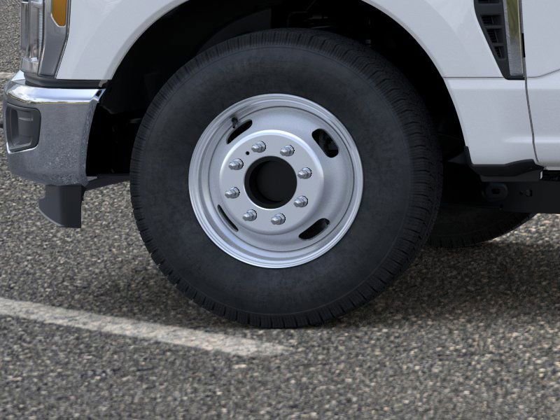 New 2026 Ford F350 XL w/ XL Chrome Package image 19
