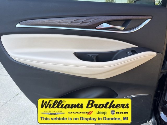 Used 2023 Buick Enclave Avenir w/ Avenir Technology Package image 15