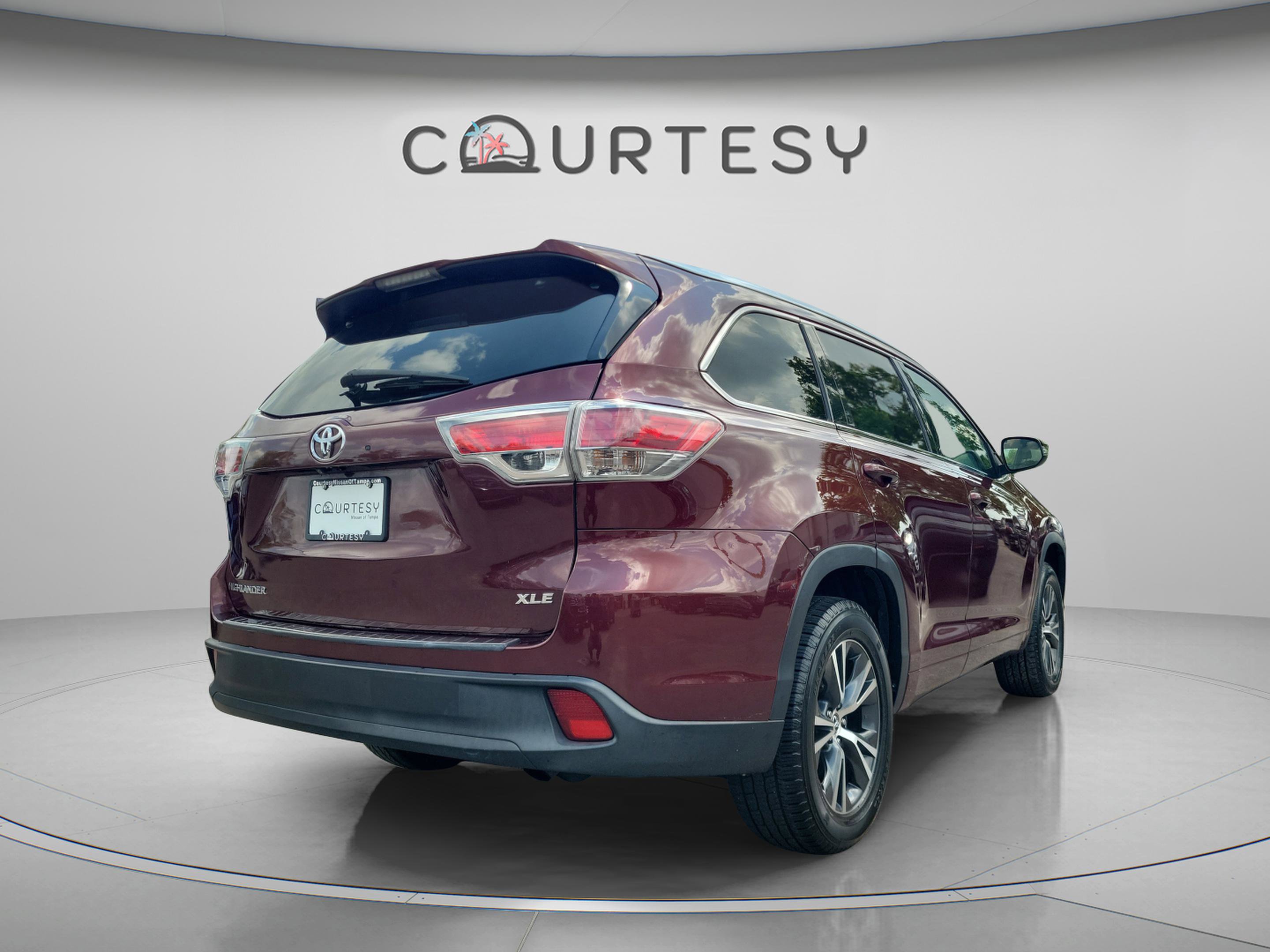 Used 2016 Toyota Highlander XLE image 5