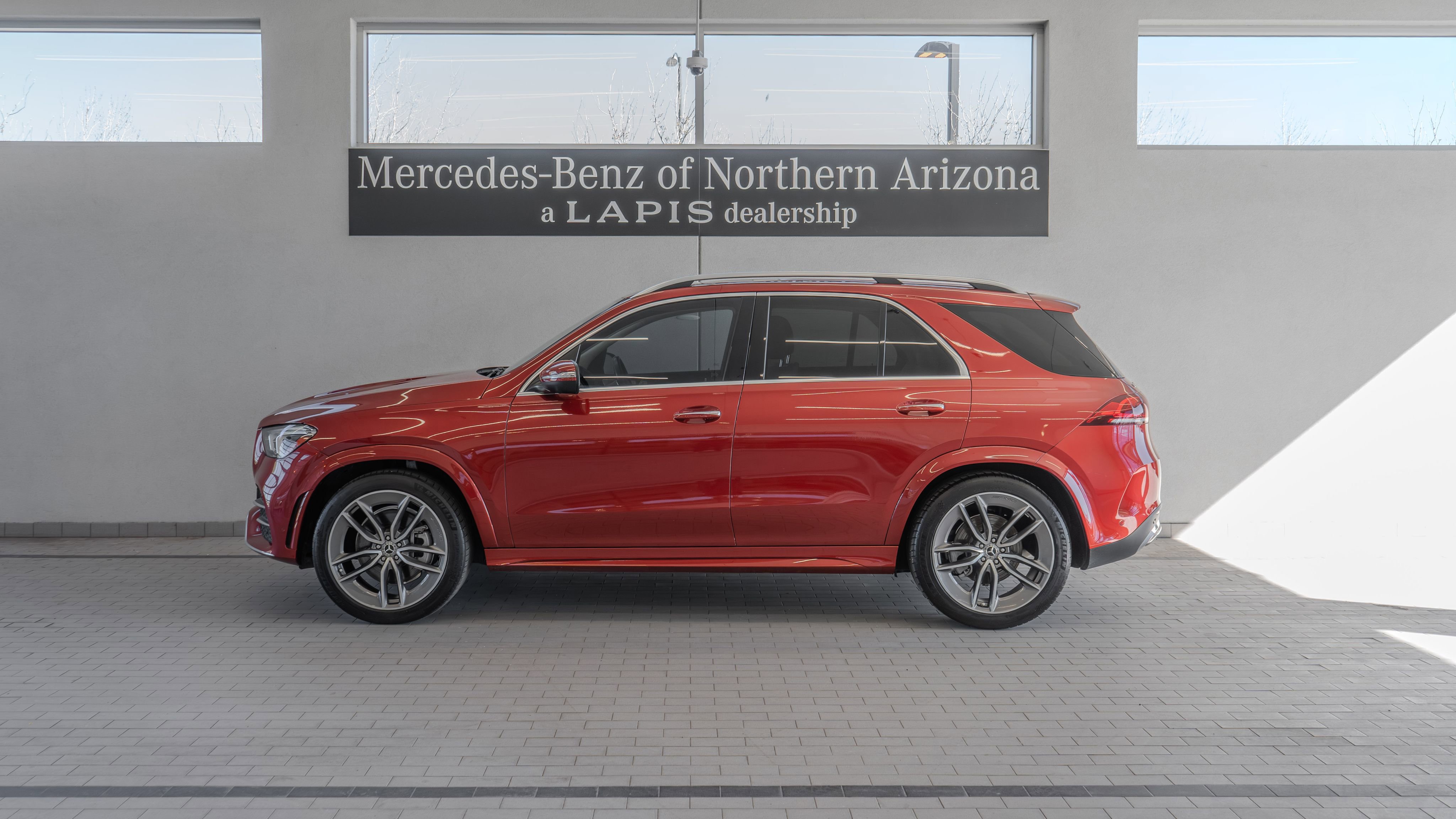 Used 2022 Mercedes-Benz GLE 450 4MATIC image 2