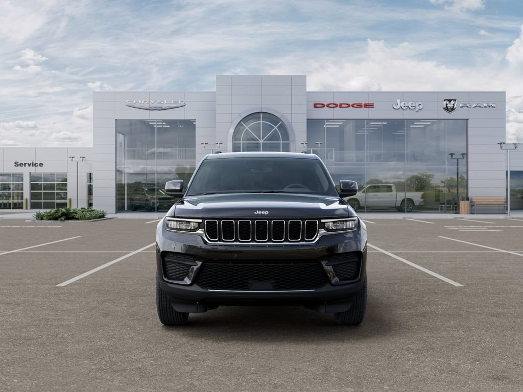 New 2026 Jeep Grand Cherokee Laredo w/ Trailer Tow Package AWD/4WD image 6