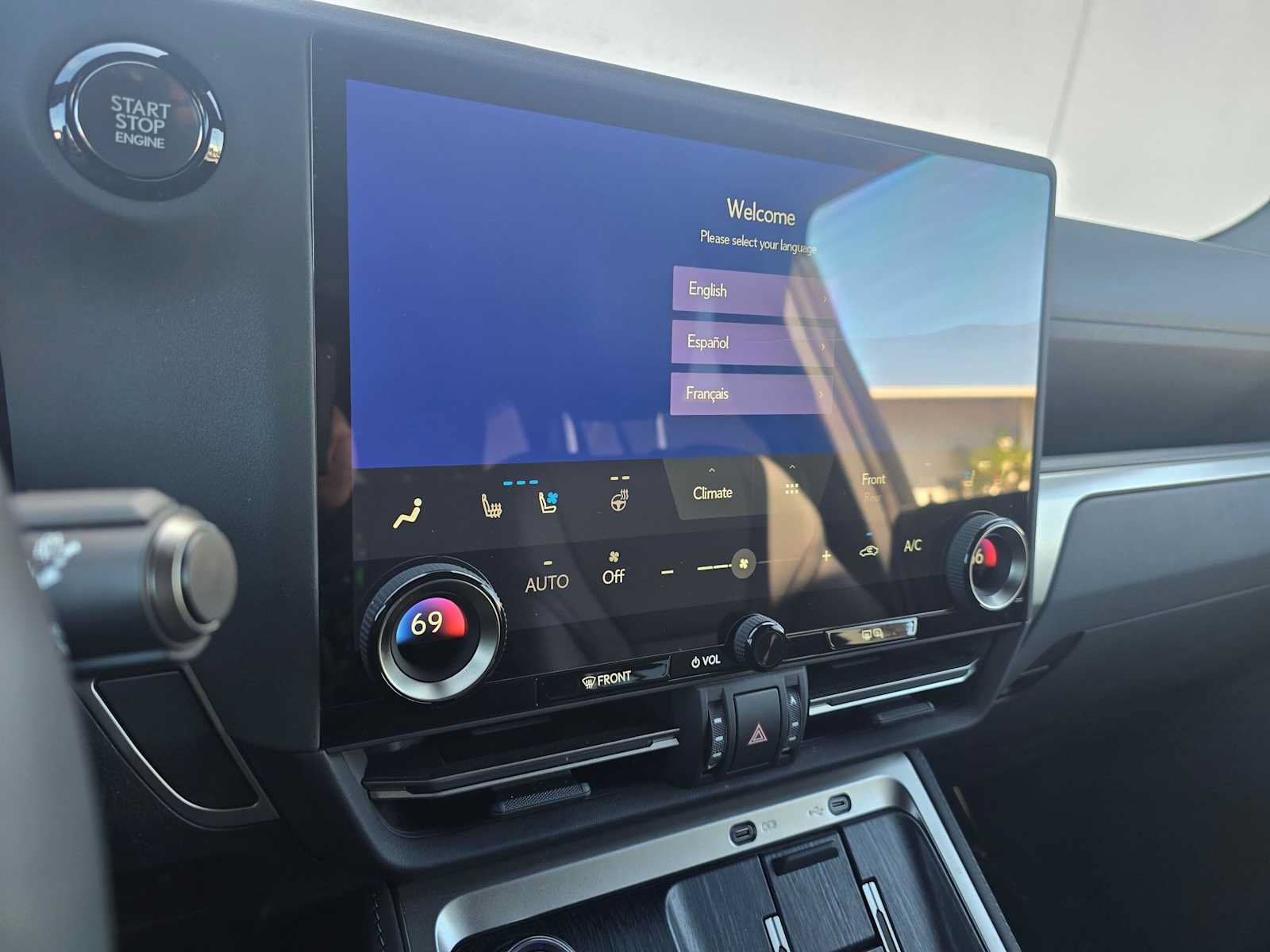 Used 2025 Lexus GX 550 w/ Cold Area Package AWD/4WD image 28