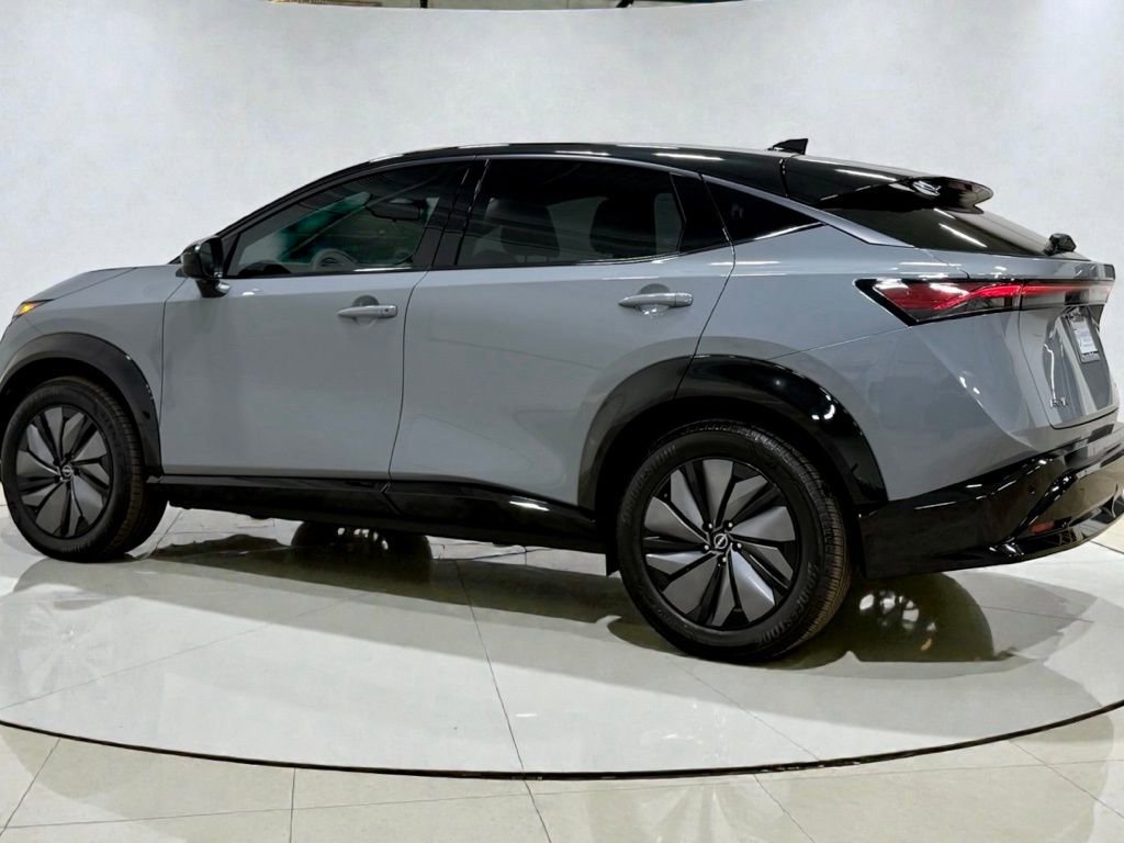 Used 2023 Nissan Ariya AWD image 10