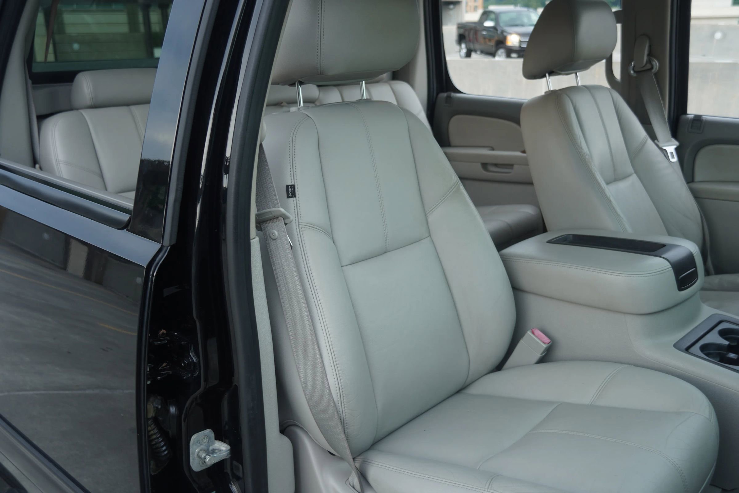 Used 2012 Chevrolet Avalanche LT w/ All-Star Edition image 11