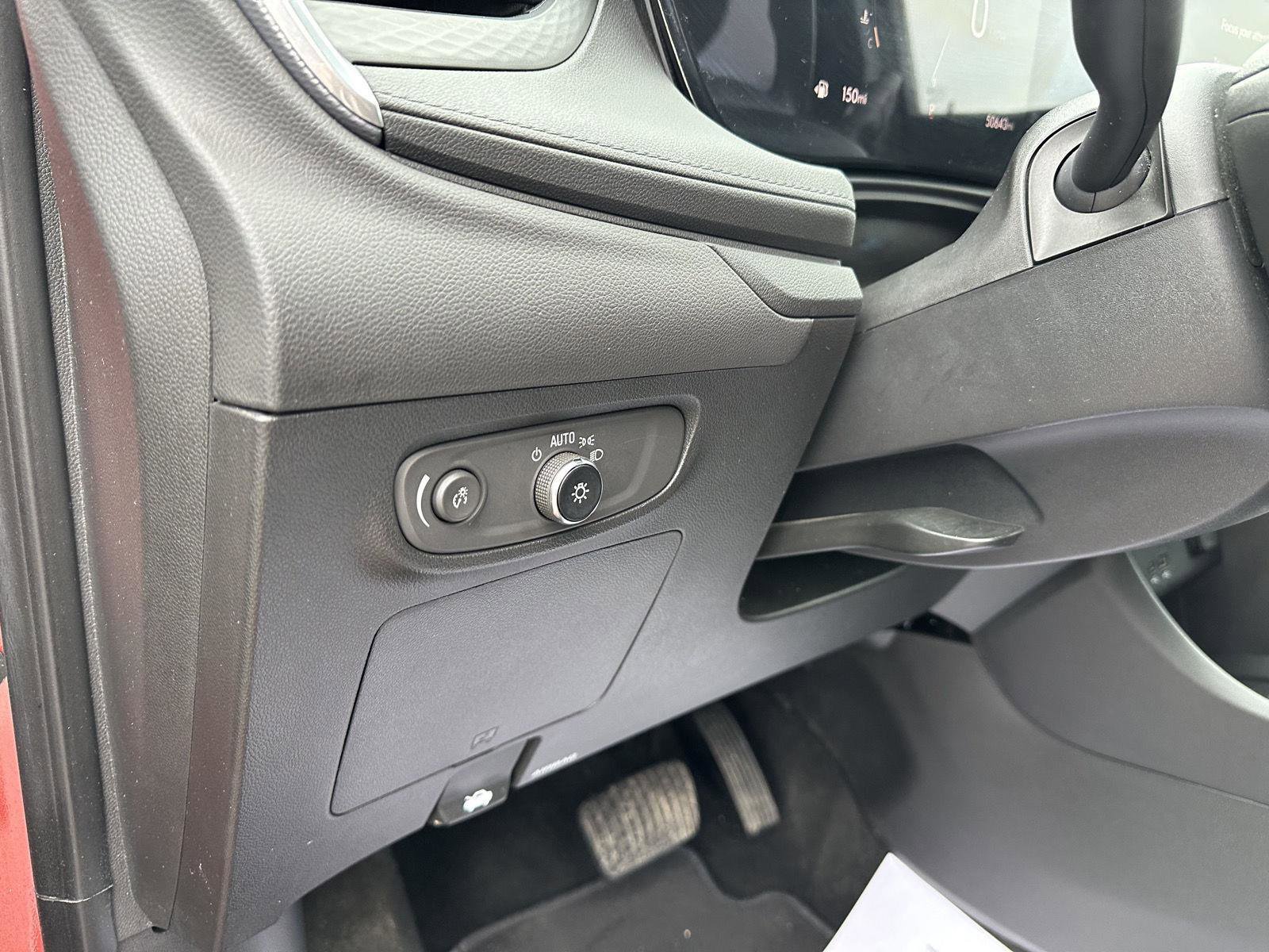 Used 2024 Buick Encore GX Sport Touring image 21