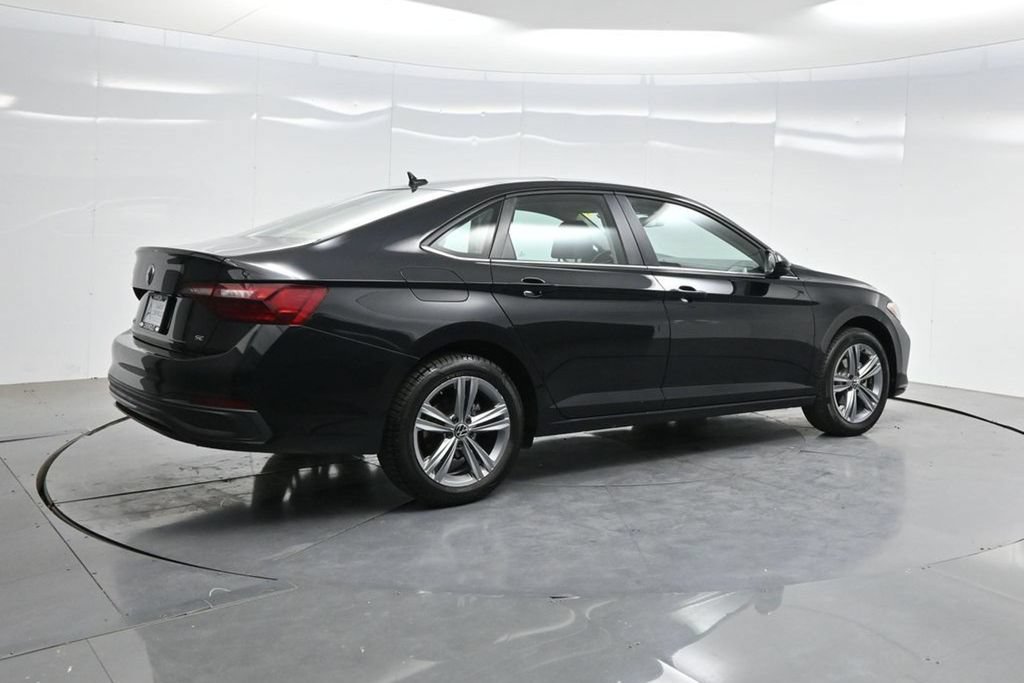 Used 2024 Volkswagen Jetta SE FWD image 42