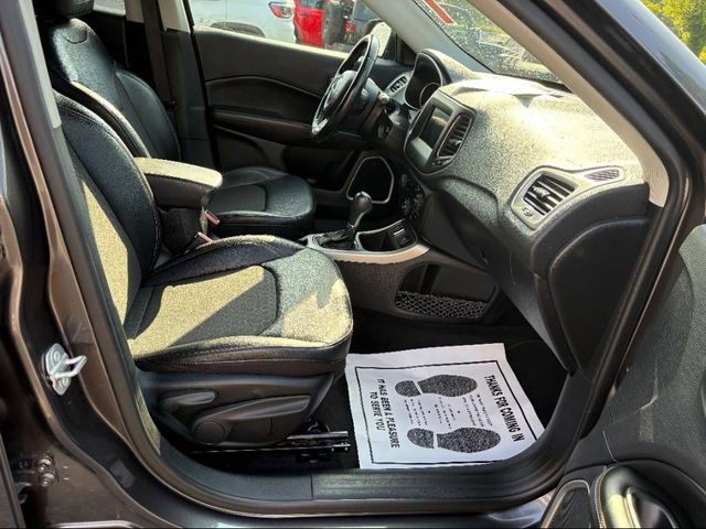 Used 2019 Jeep Compass Latitude image 14