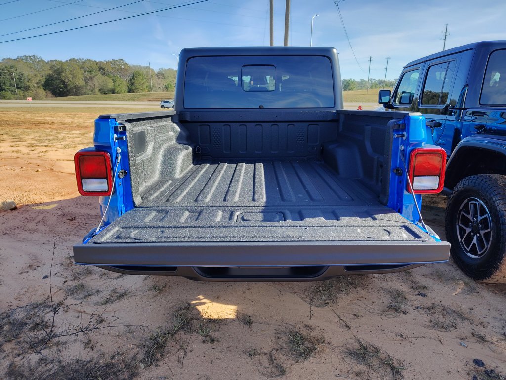 New 2026 Jeep Gladiator Sport AWD/4WD image 29