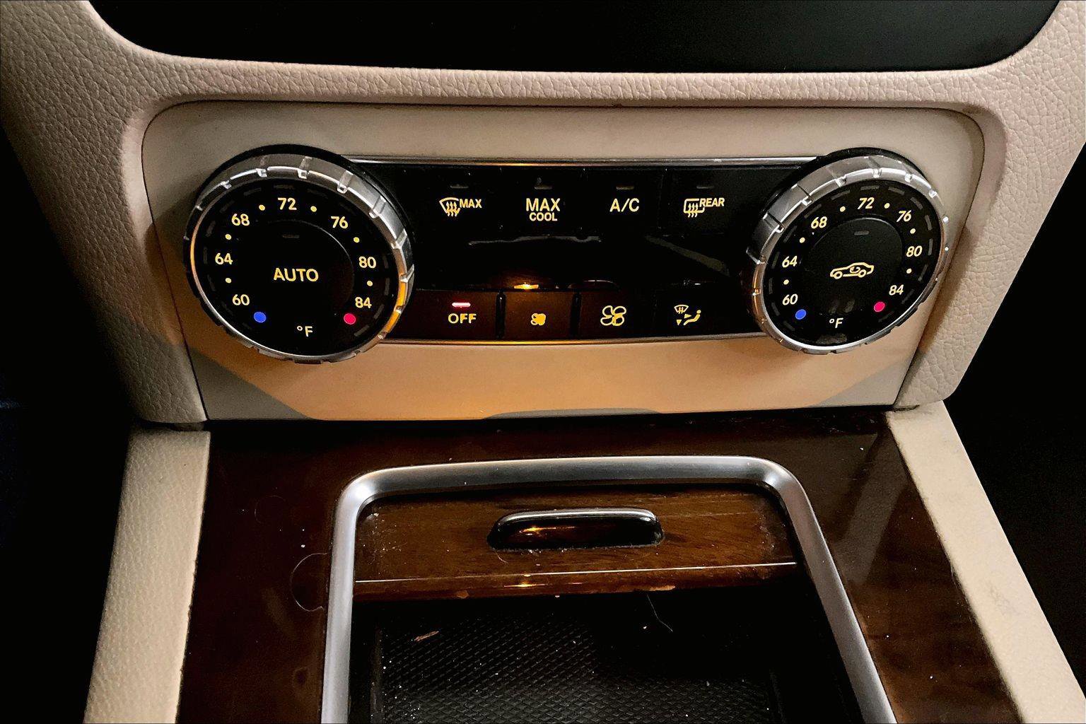 Used 2015 Mercedes-Benz GLK 350 4MATIC image 32