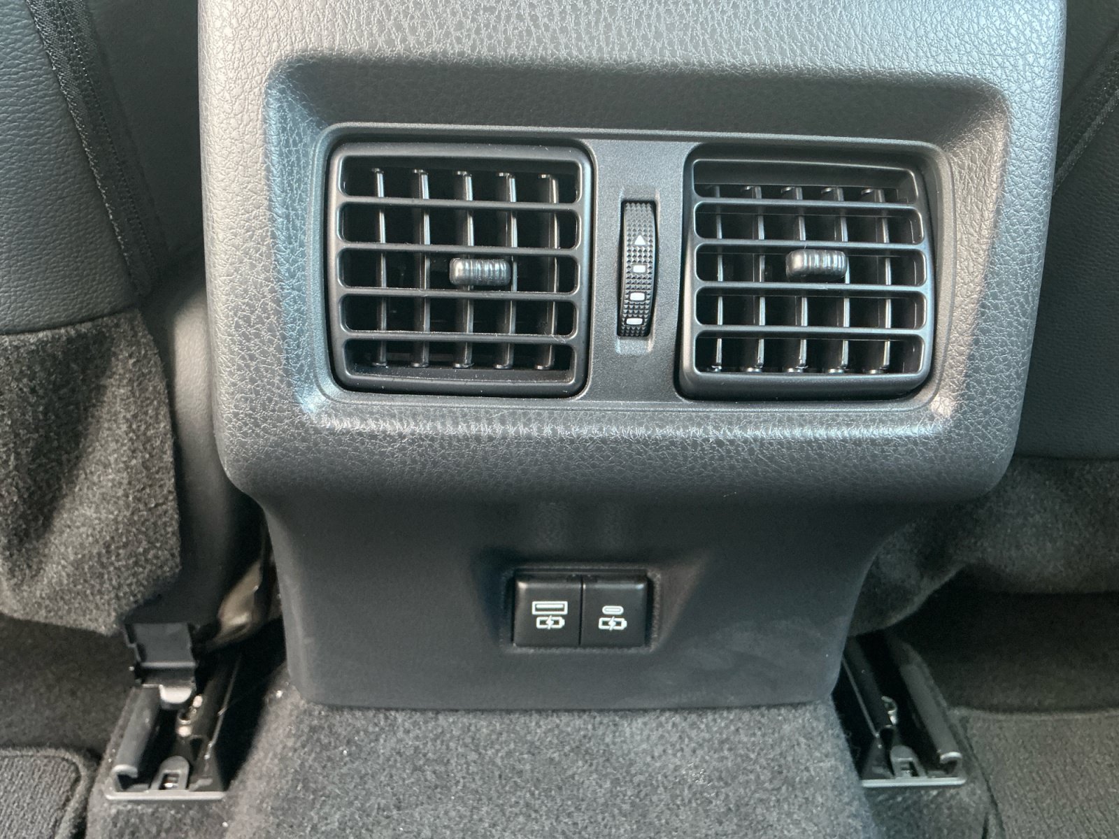 Certified 2025 Toyota Camry SE FWD image 31