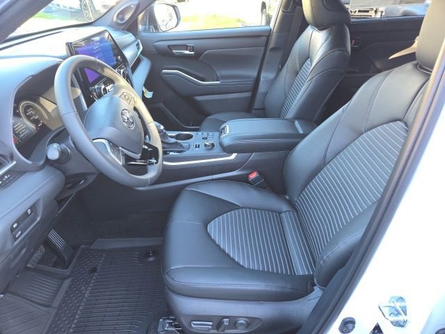 New 2026 Toyota Highlander XSE image 10