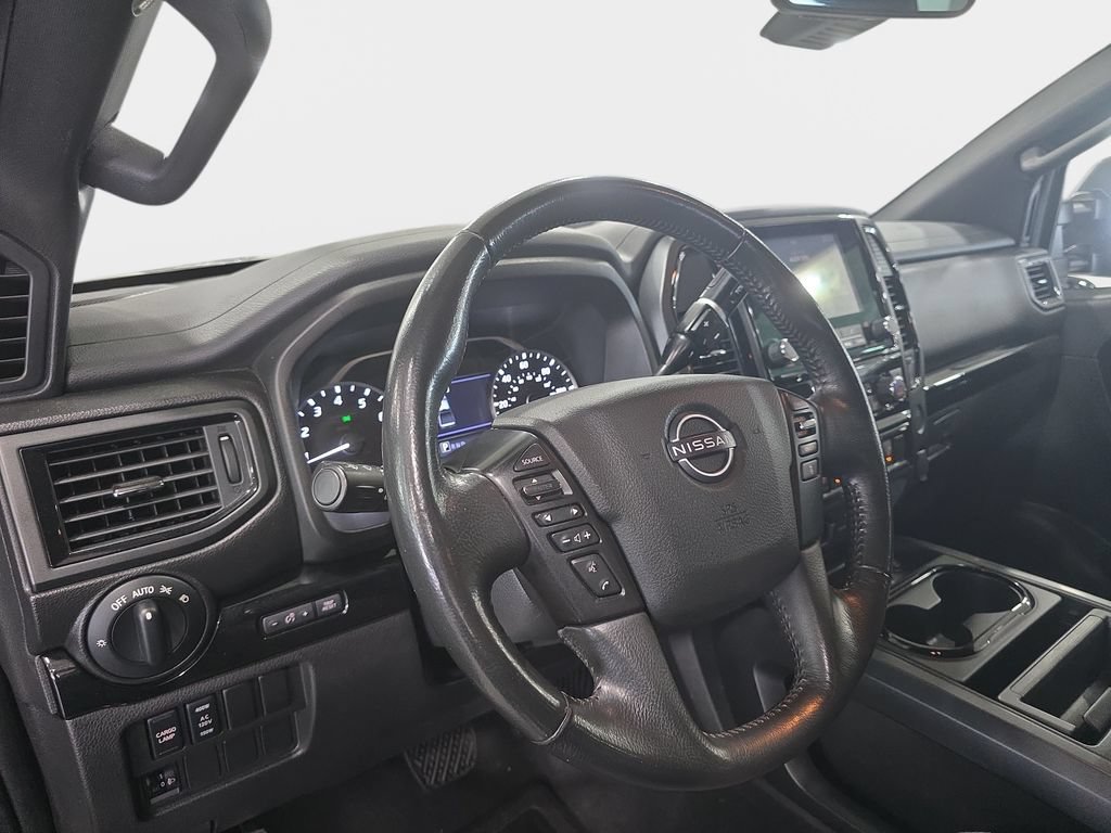 Used 2024 Nissan Titan SV w/ SV Convenience Package RWD image 20